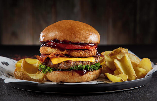 SMOKED CHICKEN BURGER